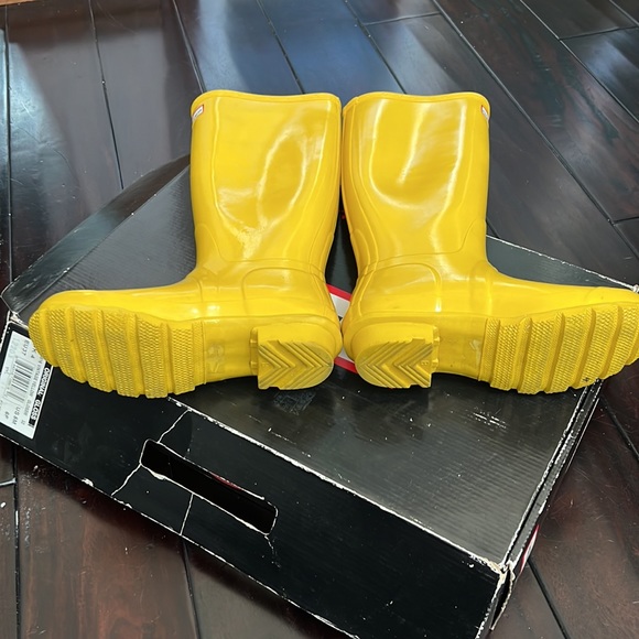 Hunter Yellow Boots Tall - Picture 7 of 7